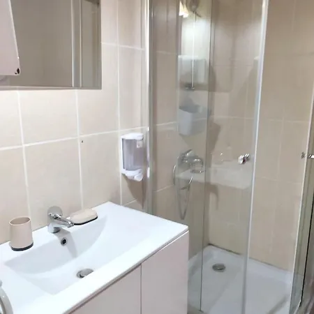 2 Bedrooms House With Balcony And Wifi At Mira 5 Km Away From The 펜션 미라